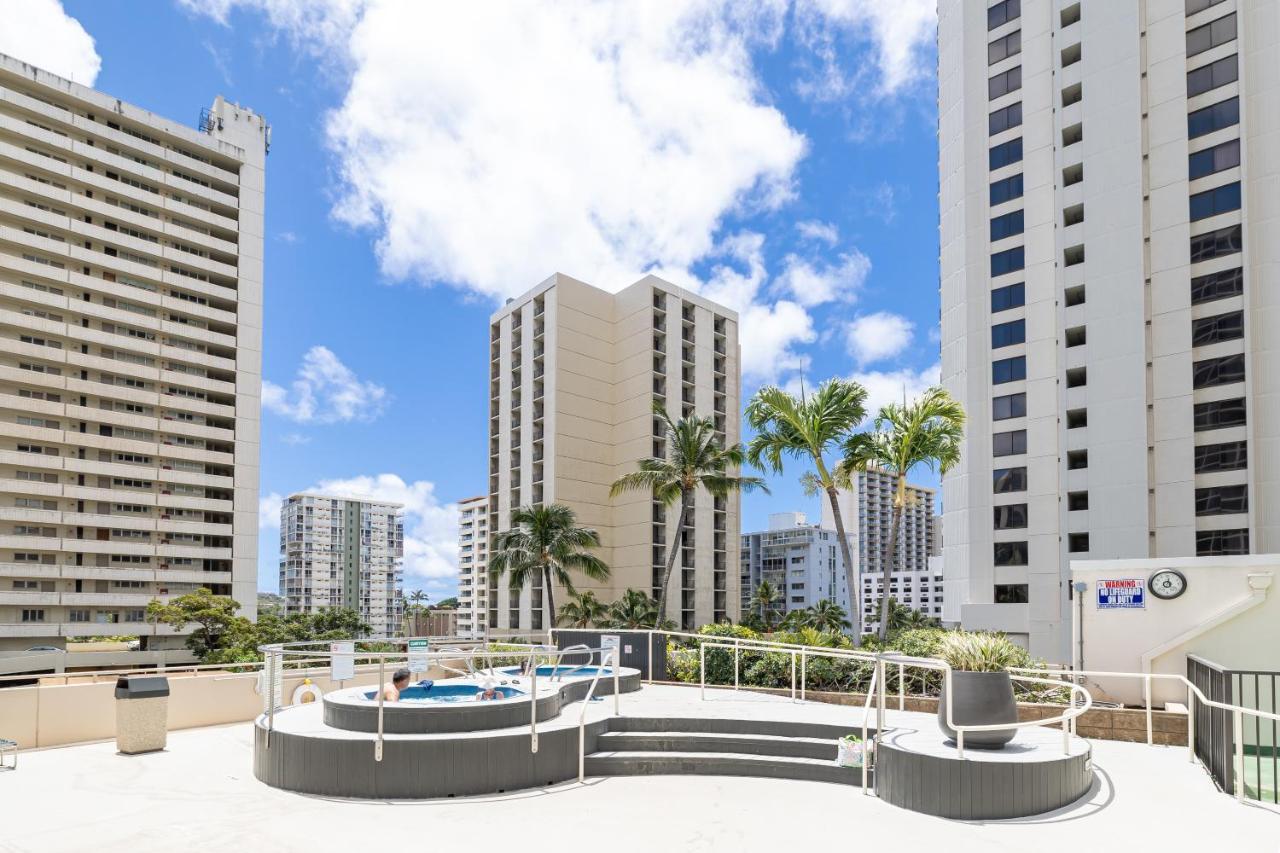 Aloha Vibes With Ocean Views, Near Beach & Parking! Honolulu Exteriör bild