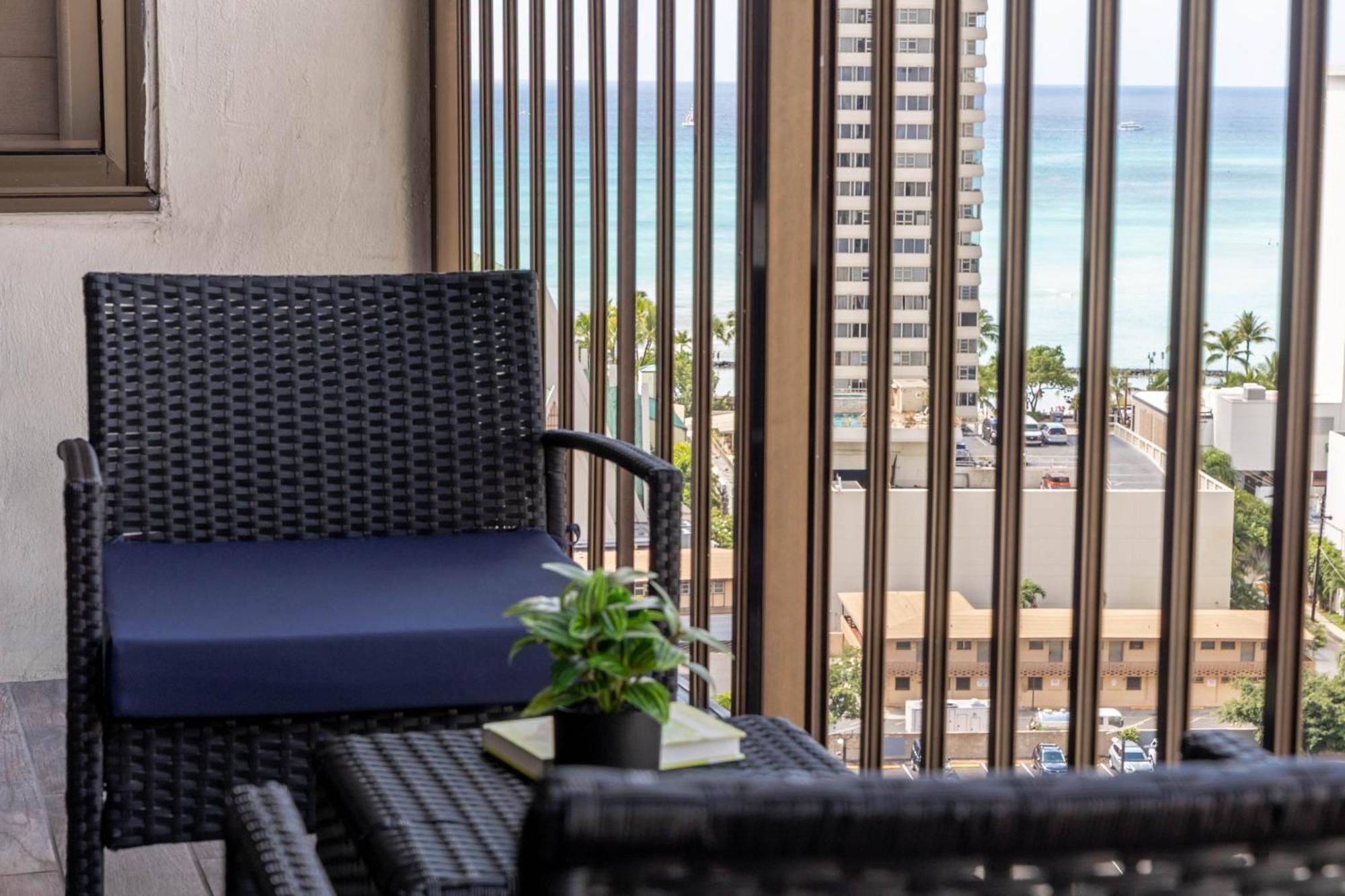 Aloha Vibes With Ocean Views, Near Beach & Parking! Honolulu Exteriör bild